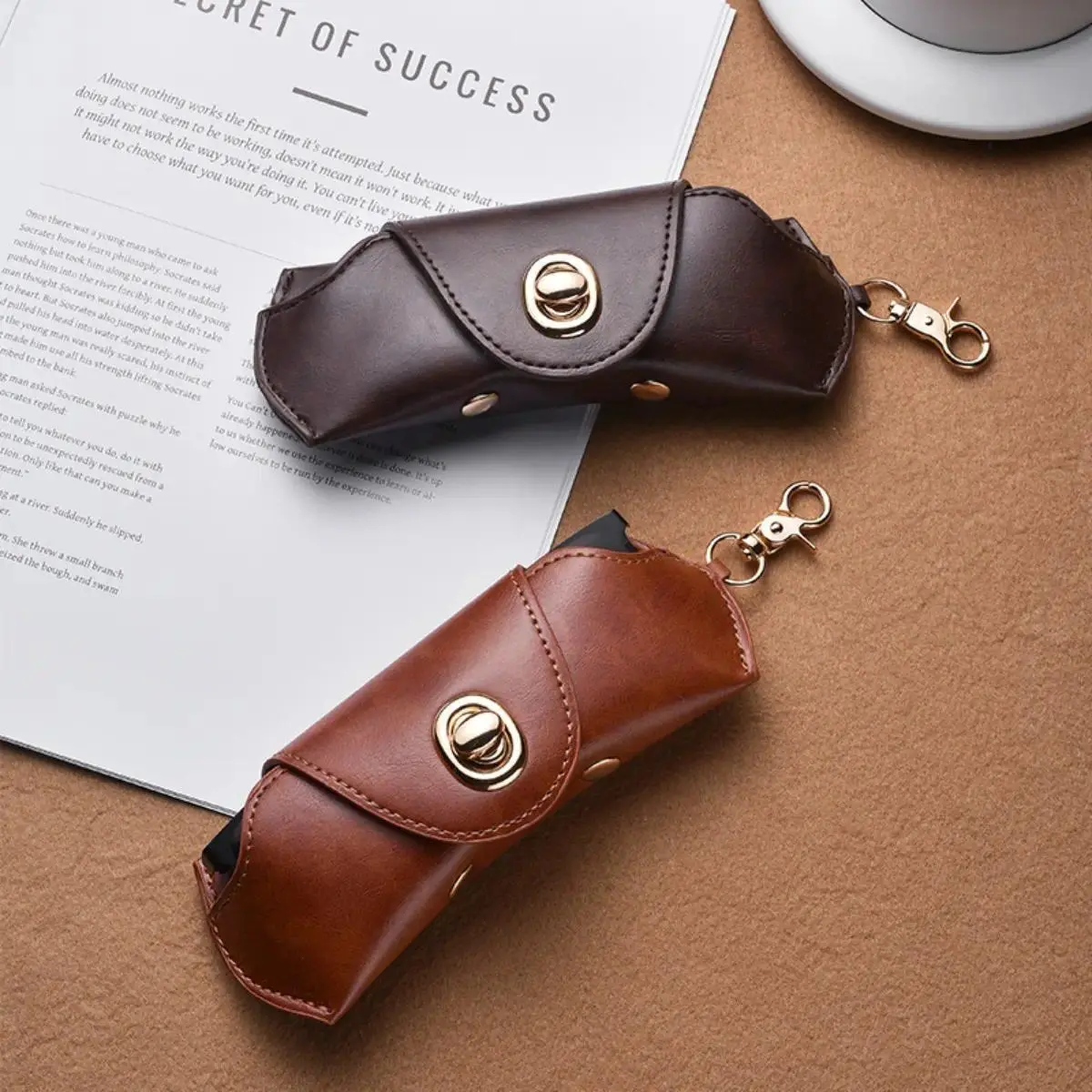 Portable Leather Glasses Case with Buckle, Slim Anti-Scratch Eyeglass Pouch, Durable Sunglasses Holder, Protective Storage Bag for Travel, Work, Commute & Daily Use