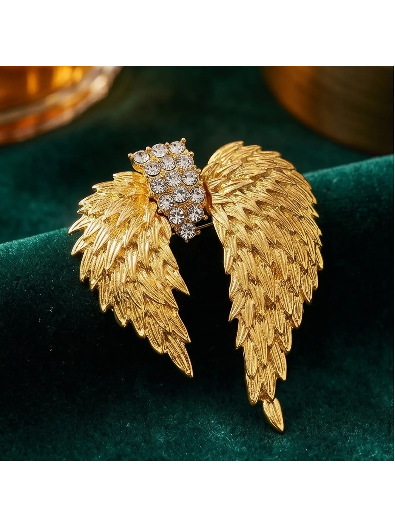 Stunning Gold Angel Wing Brooch with Rhinestones, Fashion Versatile European American High-end Decorative Lapel Pin for Outfits