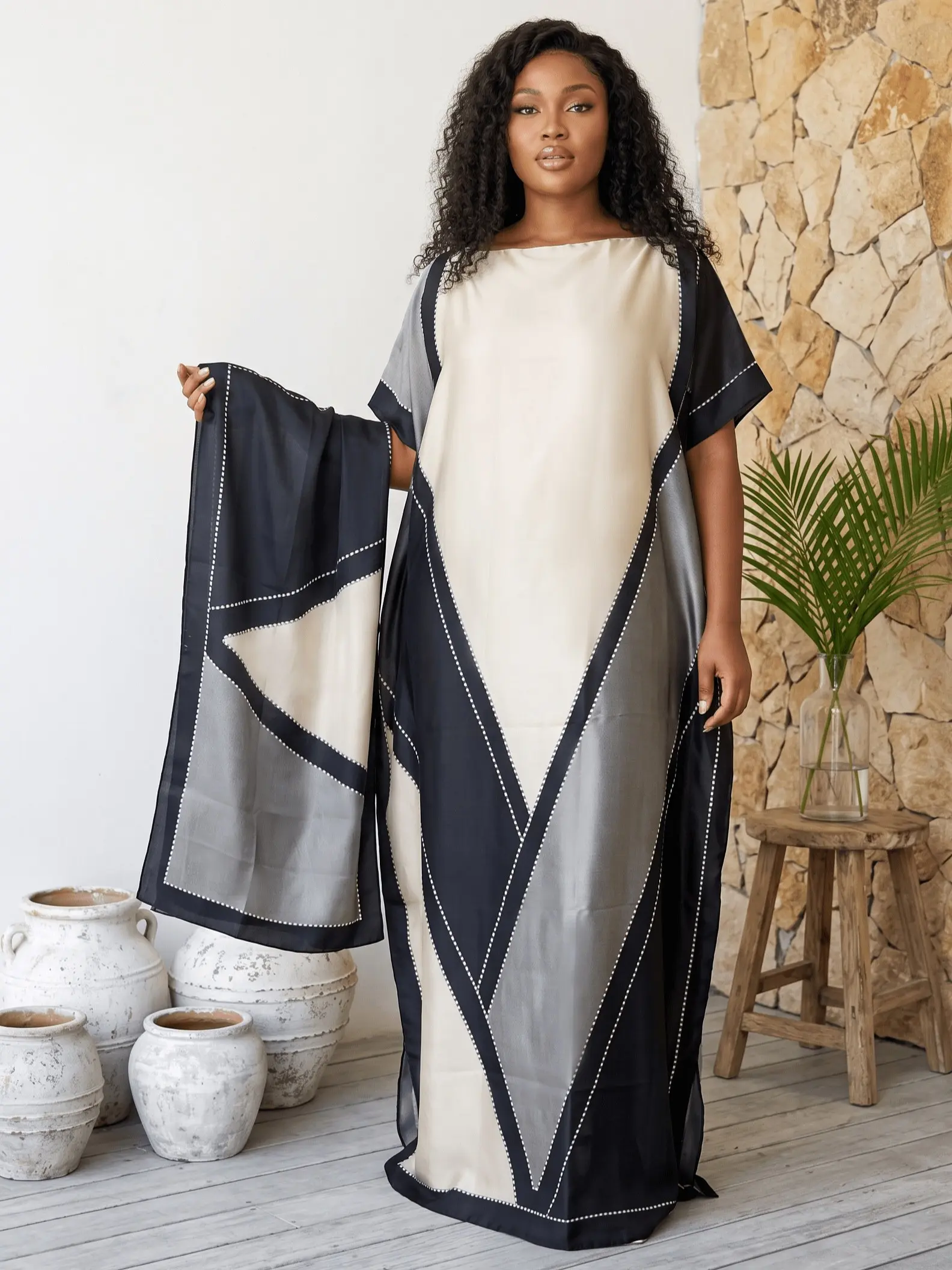 Plus Size 2-Piece Modern Geometric Silk Caftan Dress Set with Scarf, Women's Plus Size Black Grey Color Block Maxi Dress, Elegant Loose Fit Loungewear