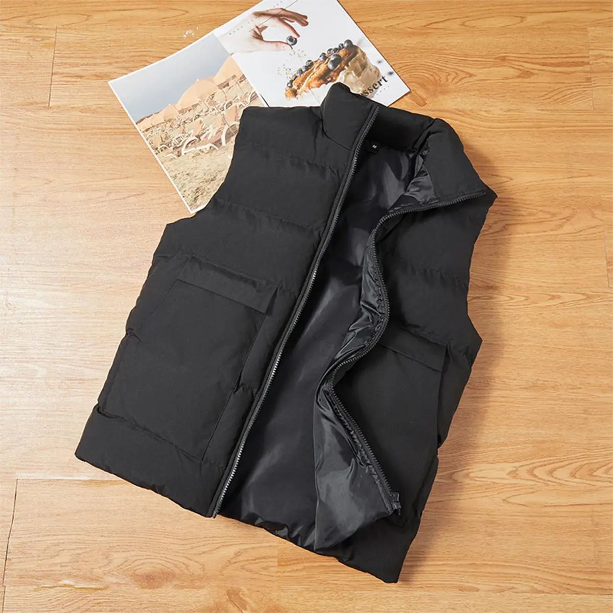 Men Stand Collar Zip Up Padded Vest, Quilted Sleeveless Waistcoat, Flap Pocket Casual Insulated Gilet, Lightweight Windproof Outerwear Vest for Layering Daily Walking Autumn Winter Cold Weather Trendy Outfits