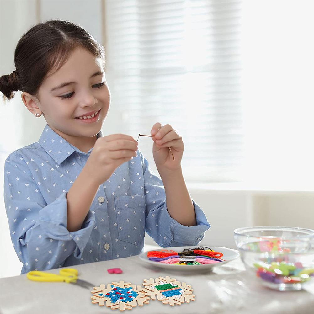 Cross Stitch Hanging Pendant Gingerbread Man 3D DIY Cross Stitch Pendant DIY Needlework Art Pendant Kit for Home Xmas Tree Decor