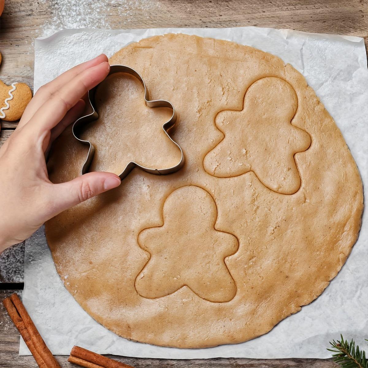 5pcs Christmas Gingerbread for Man Cookie Cutter Set, Including Christmas Tree, Snowflake, and Snowman Stainless Steel Cake Molds, Baking Tools