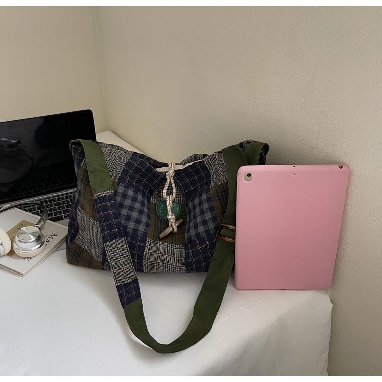 New Winter Plaid Crossbody Bag Fashion Retro Texture Square Shoulder Bag Lightweight Casual Leisure Large Capacty Coach Bag