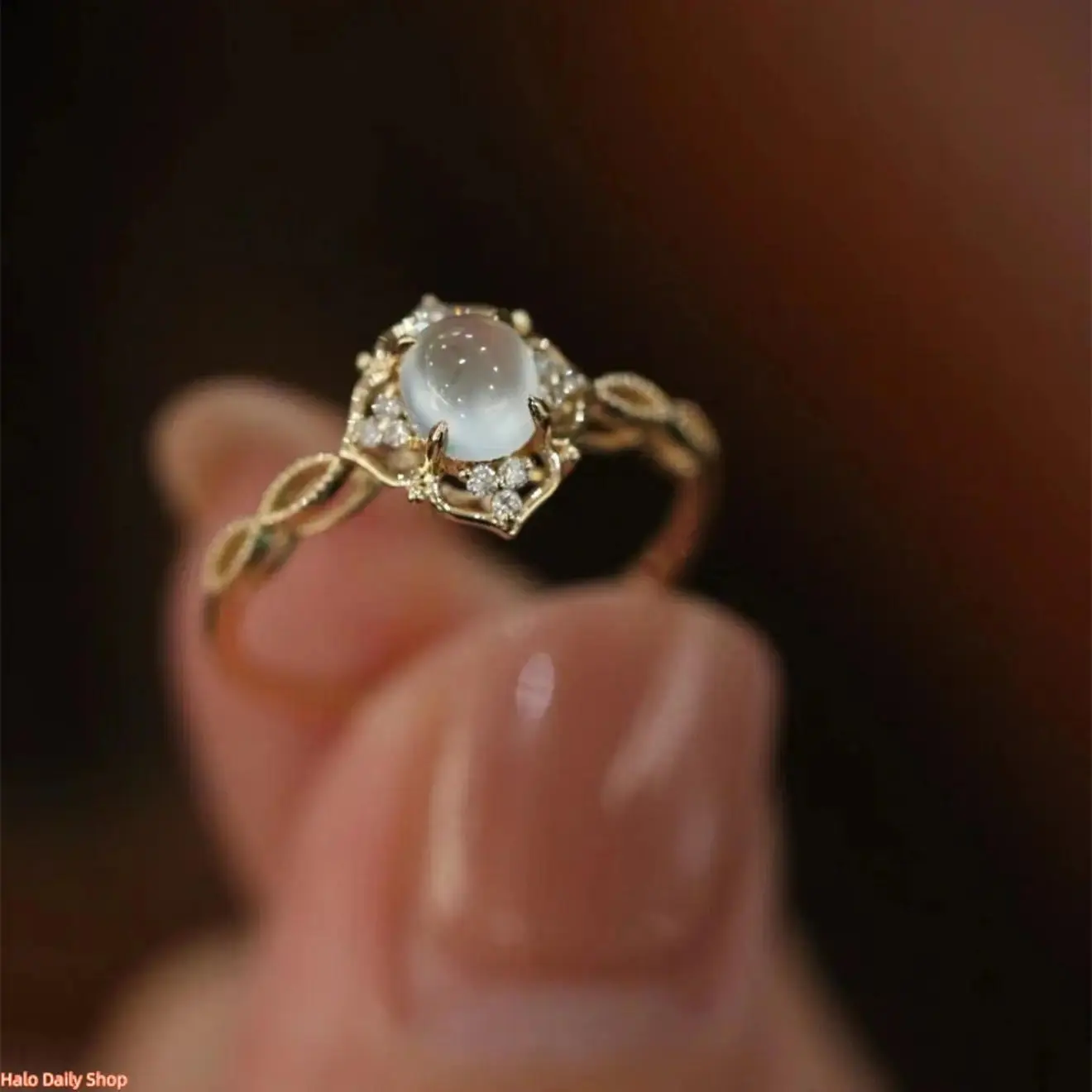 2026 New Women's Gold-Plated Ice-Type White Chalcedony Cabochon Almond-Shaped Crystal Ring - Cubic Zirconia-Accented, Adjustable Open Band, Glass-Like Luster, Fashion Costume Jewelry, Ideal Mother's Day Gift, Crystal Rings, Cubic Zirconia Rings