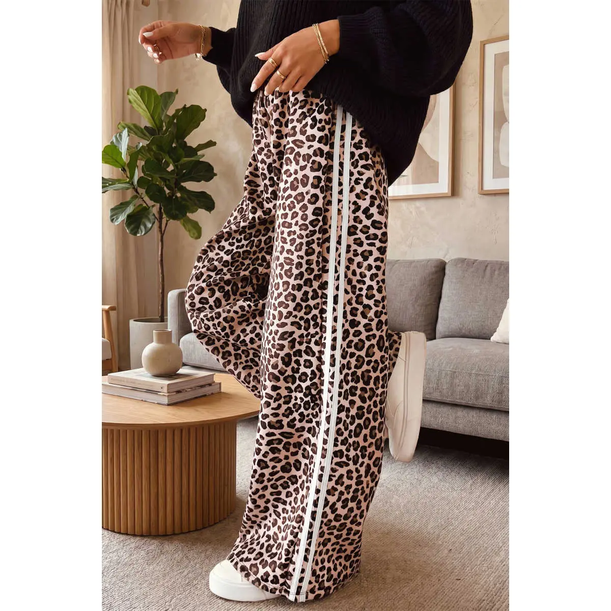Women's Leopard Print Wide Leg Pants with Sporty Colorblock Side Stripes, Relaxed Fit and Pockets for Everyday Casual Wear, Print Pants, Leopard Pants