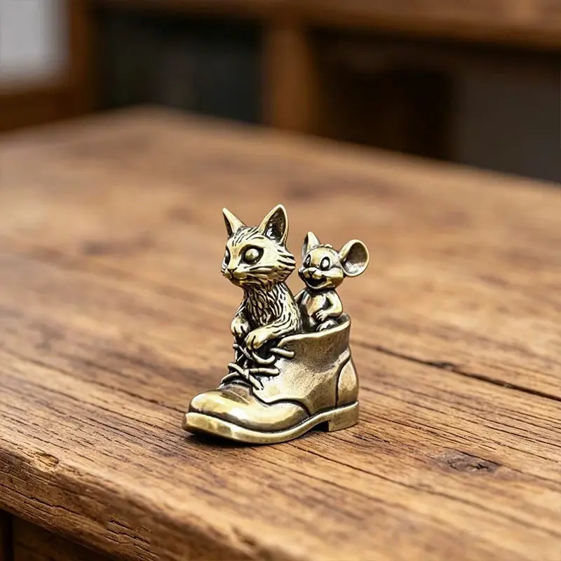 Brass Cat and Mouse Figurine, Detailed Facial Texture, Round Eyes, Cute Smiling Mouse, Perfect for Desk, Entryway, Display Cabinet, Desk Ornaments