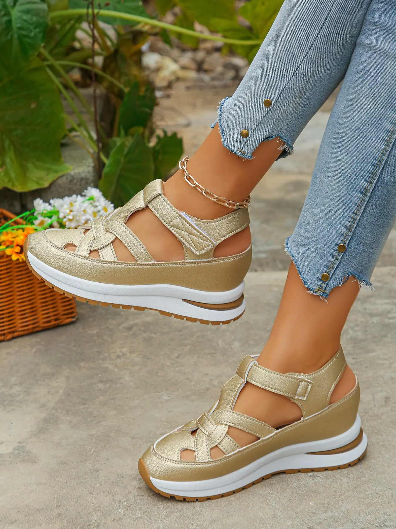2026 Summer New Roman Casual Fashion Sandals for Women, Hollow Out Design, Velcro Closure, Thick Sole, Comfortable PU Material