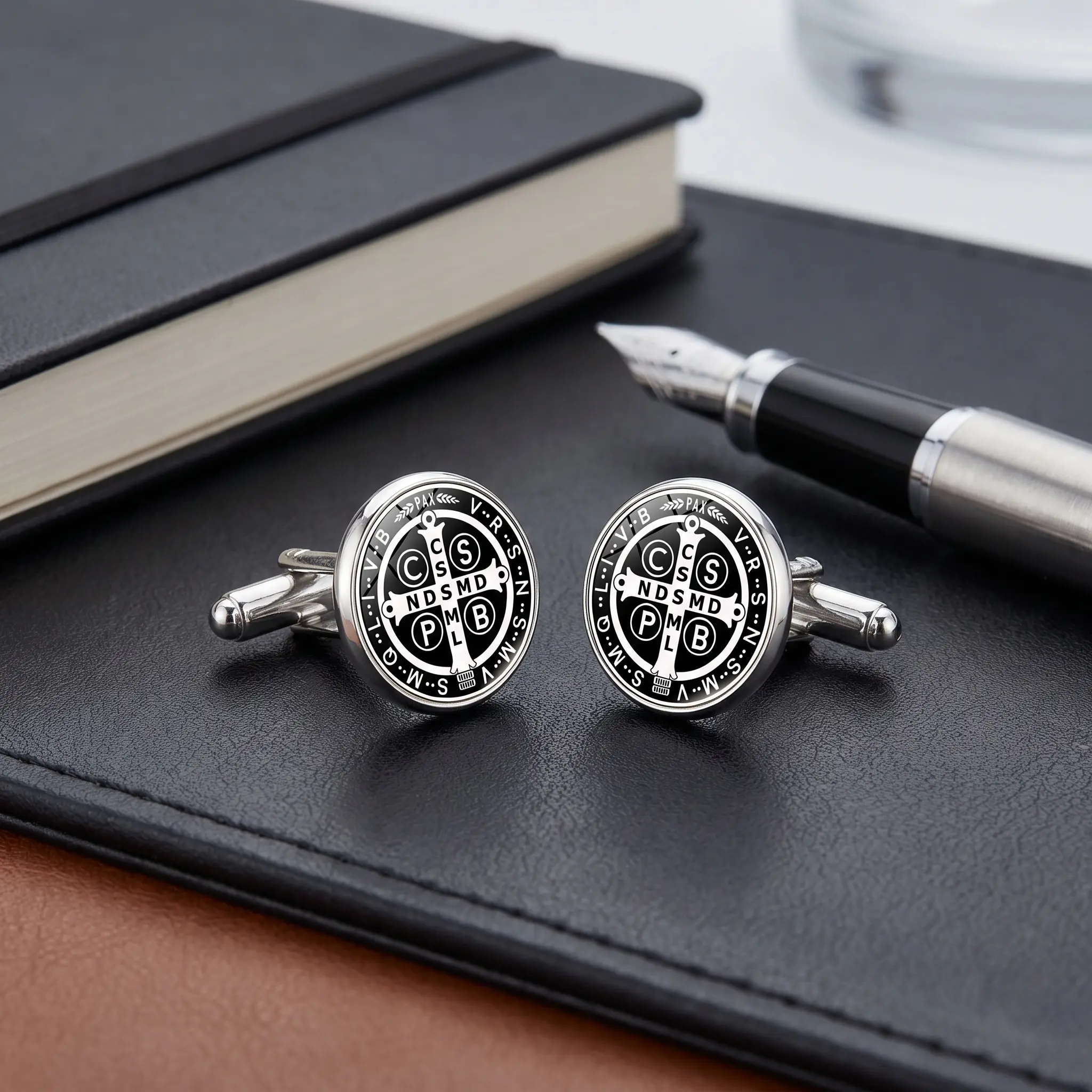 Elegant Geometric Cufflinks For Men Alloy Electroplated Clear Quartz Crystal European American Style French Shirt Button Cufflinks Business Gift Unisex Design Travel Souvenir