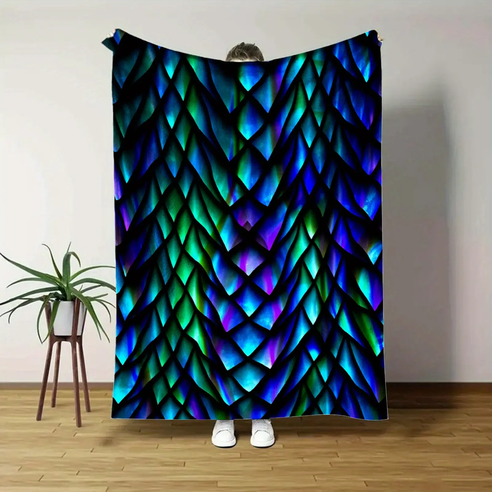 Iridescent Peacock Scale Geometric Gradient Print Flannel Blanket Soft Comfortable Warm Throw Plush Blanket Aesthetic Modern Decor Bedroom Couch Nap Blanket Giftable Abstract Art Print Blanket For Outdoor Room Party Day Gift Popular Home Blanket