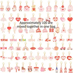 One Valentine's Day Gift Box Keychain Set (approximately 100 Pieces Mixed), with A Cupid Bouquet Pendant Randomly Included. A Perfect Gift for The Holiday Season, Adding A Touch of Elegance To Any Party.