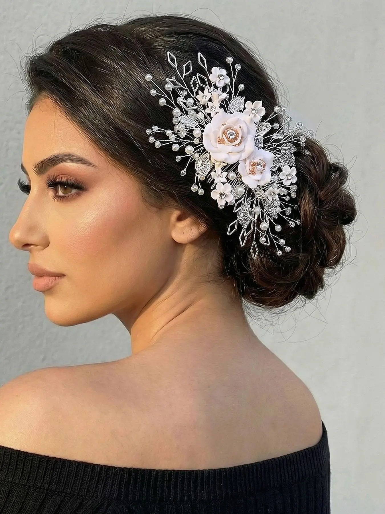 Luxury Resin Flower Alloy Leaf Hair Comb, Elegant Handmade Wedding Party Accessory, Perfect for Festivals and Events