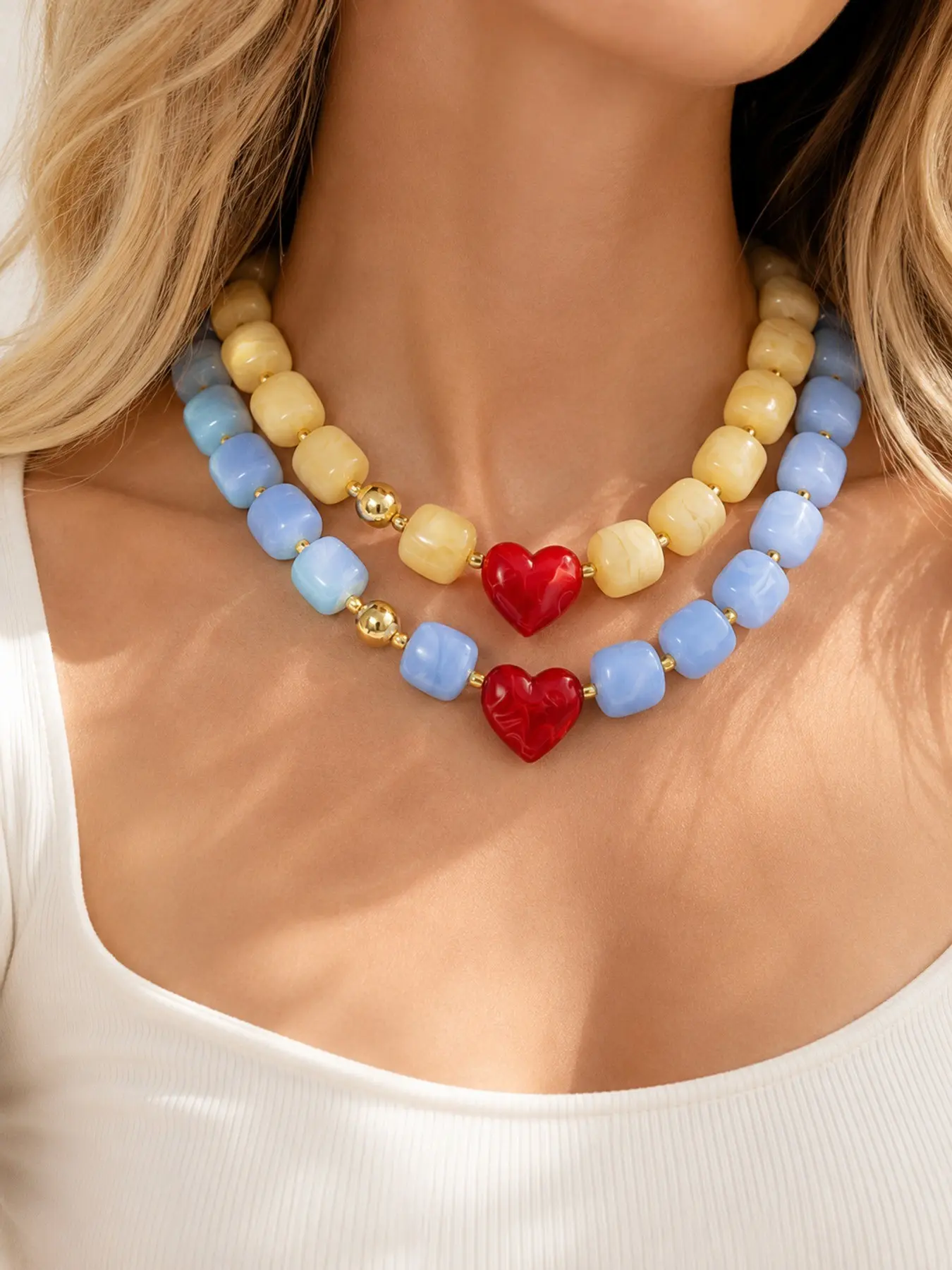 1PC Boho Colorful Resin Bead Necklace for Women, Red Heart Pendant Chunky Necklace for Back to School Outfit Holiday Gift Boho Style Necklace