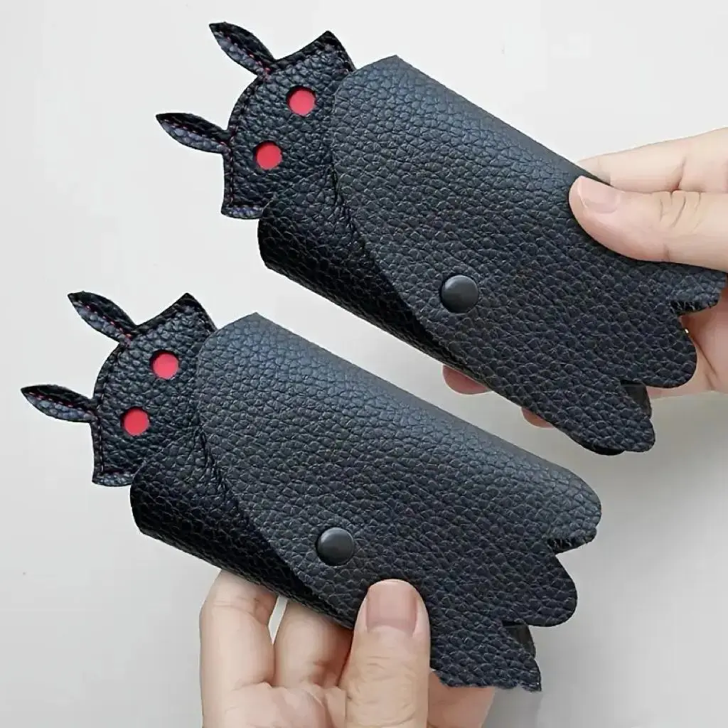 Halloween Gothic Moth Man Leather Keychain - Creative Funny Bat Key Holder Bag, Dark Series Unique Gift for Halloween Fans