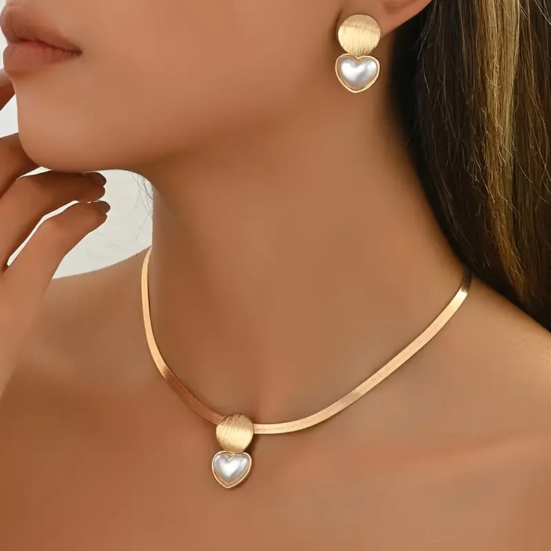 2 pairs of earrings + 1 necklace geometric heart-shaped jewelry set, elegant and fashionable multifunctional clavicle French retro combination earring and necklace set, perfect as a Valentine's Day gift