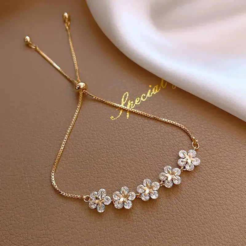 Minimalist Five Pointed Star Petal Bracelet Dainty Star Shape Daily Vacation All Match Celebrity Women Jewelry Accessory