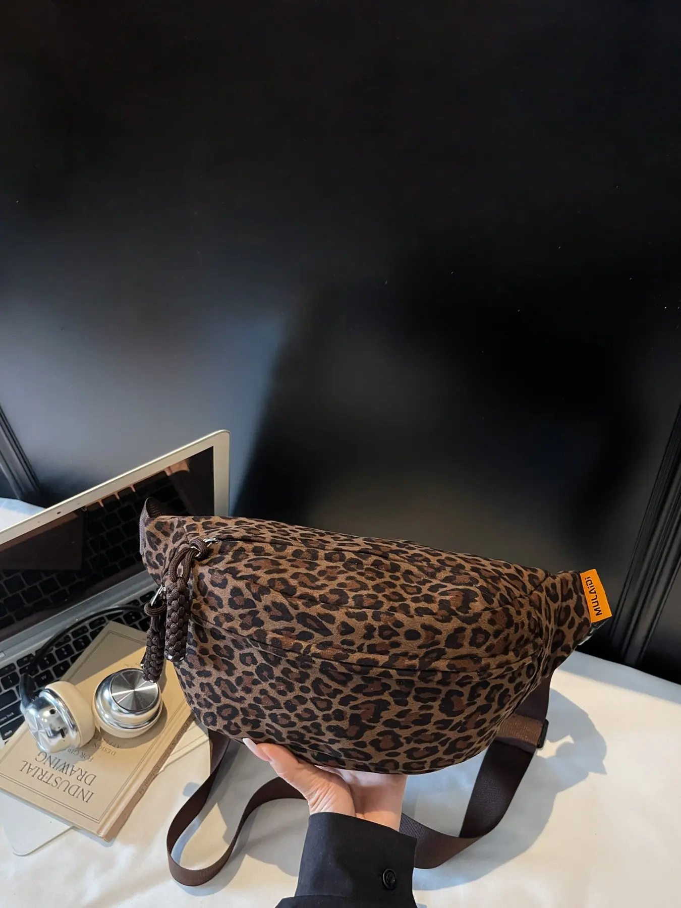 1pc Ladies' retro leopard print crossbody bag, fashionable and versatile, convenient and practical, adjustable shoulder strap, suitable for street wear, casual gatherings and daily affairs