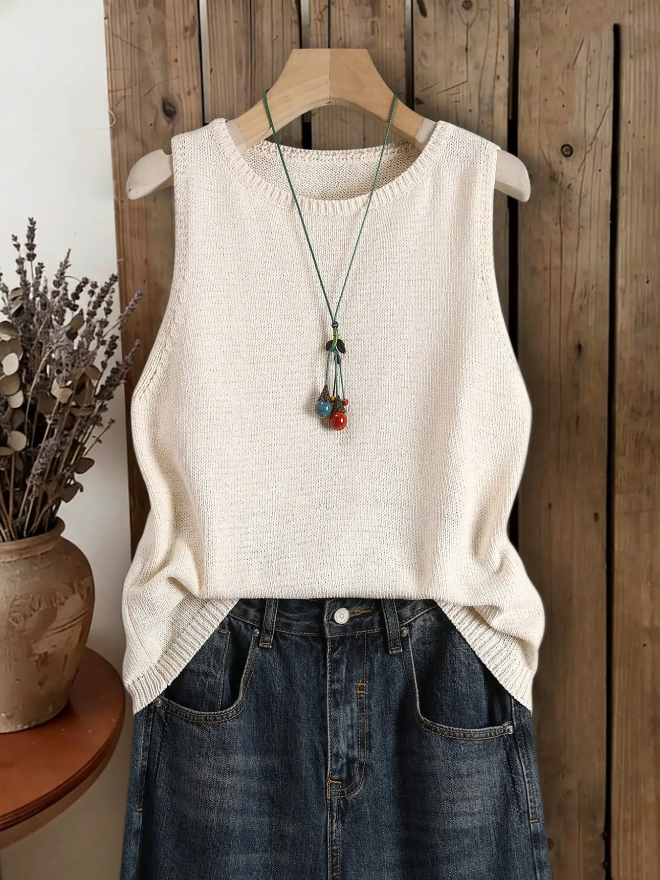 Women's Casual Comfortable Elegant Lightweight Knit Tank Top, Solid Color Sleeveless Shirt, Perfect for Summer Daily Wear and Vacation