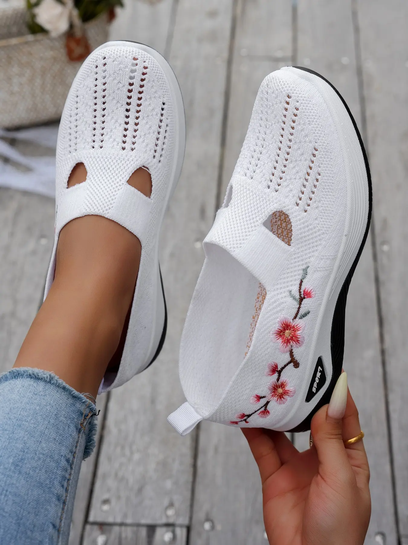 Women's 2026 New Casual Outdoor Sneakers, Fashion British Knit Cut Out Slip-On, Comfortable Low Top Flatform Shoes Casual Flat Footwear for All Seasons