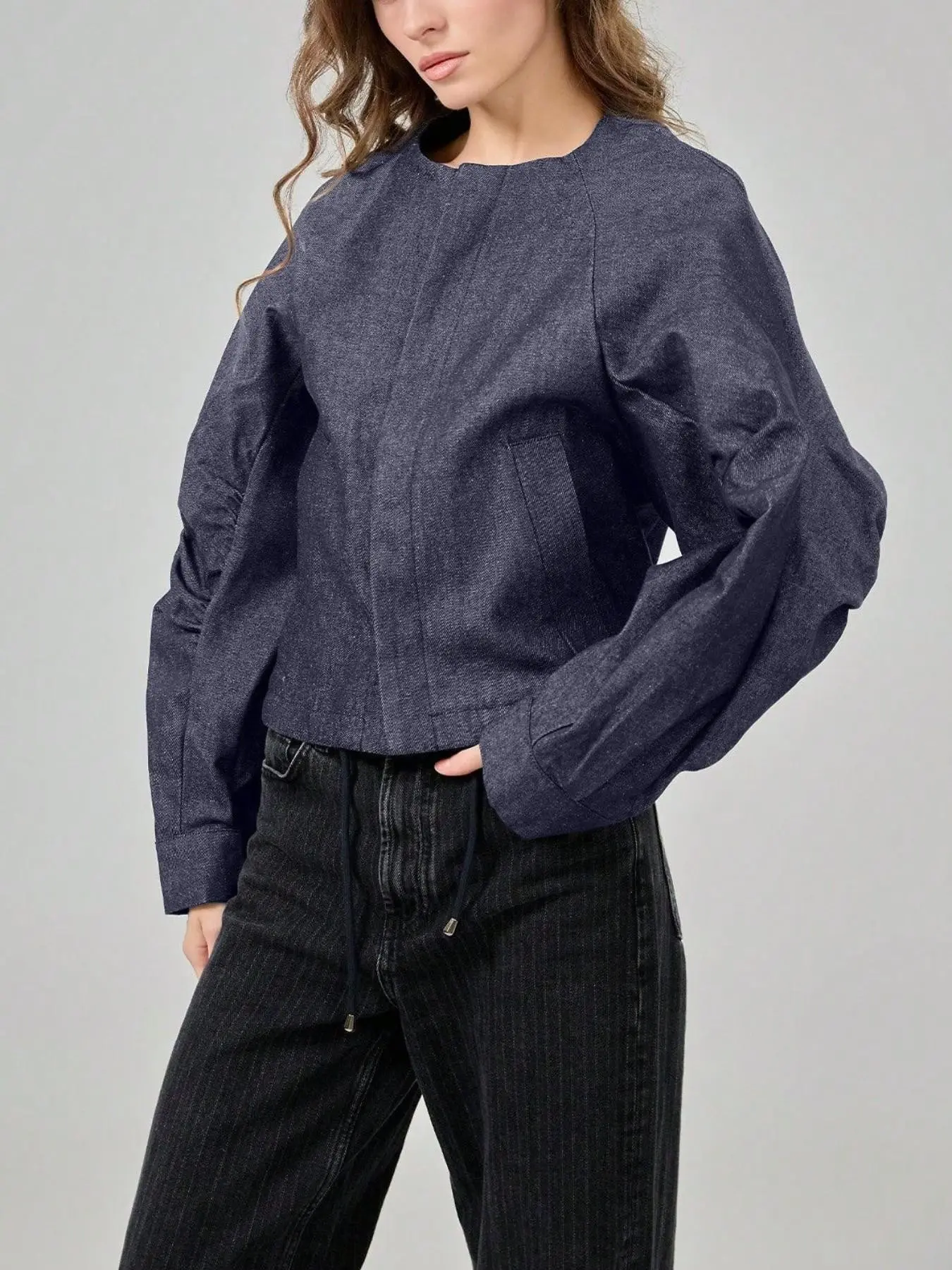 Women's Short Denim Jacket with Zipper and Drawstring Hem, Casual Flight Jacket, Stylish Outerwear for Daily Wear