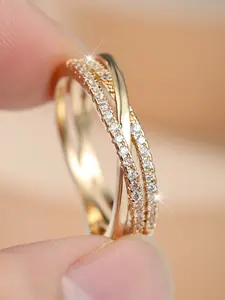 Shimmering Fashion Linear Artificial Zircon Ring, Perfect for Outings and Elegant, Versatile Jewelry for Women and Girls