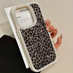 A Shiny Leopard Print Flip Caseo Max Models. Designed To Resist Drops And Stains, This Soft Case Is Perfect For Men And Women With Elegant Diamond Trim.Funda Para Phone,Apple16,Cover De Phone,Cell Phone Case,Funda Para Apple 17 Pro