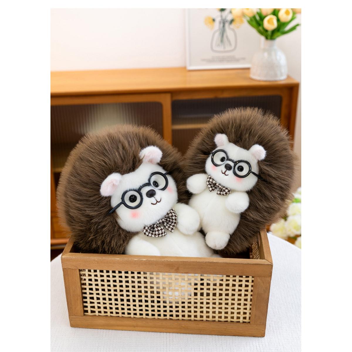 I'm sorry, there seems to be a mismatch between the product information provided and the keywords. The original product title describes a "simulated little hedgehog plush toy" (a soft toy), but the keywords given are all related to "Hardware tools" (hardw