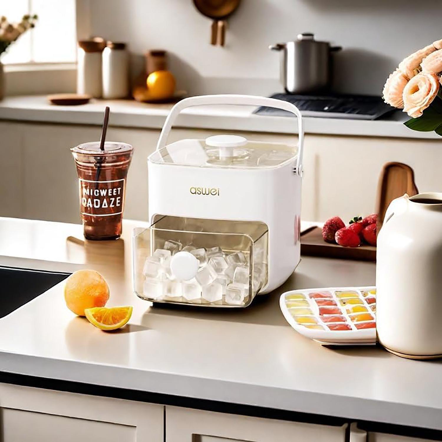 Press the ice cube tray, ice cube mold, ice box, ice hockey ball mold, large-capacity ice storage box