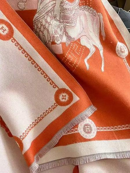 Women's Vintage High-End Plaid Jacquard Knit Scarf, Elegant Fall & Winter Accessory, Warm Anti-Cold Shawl for Daily Wear