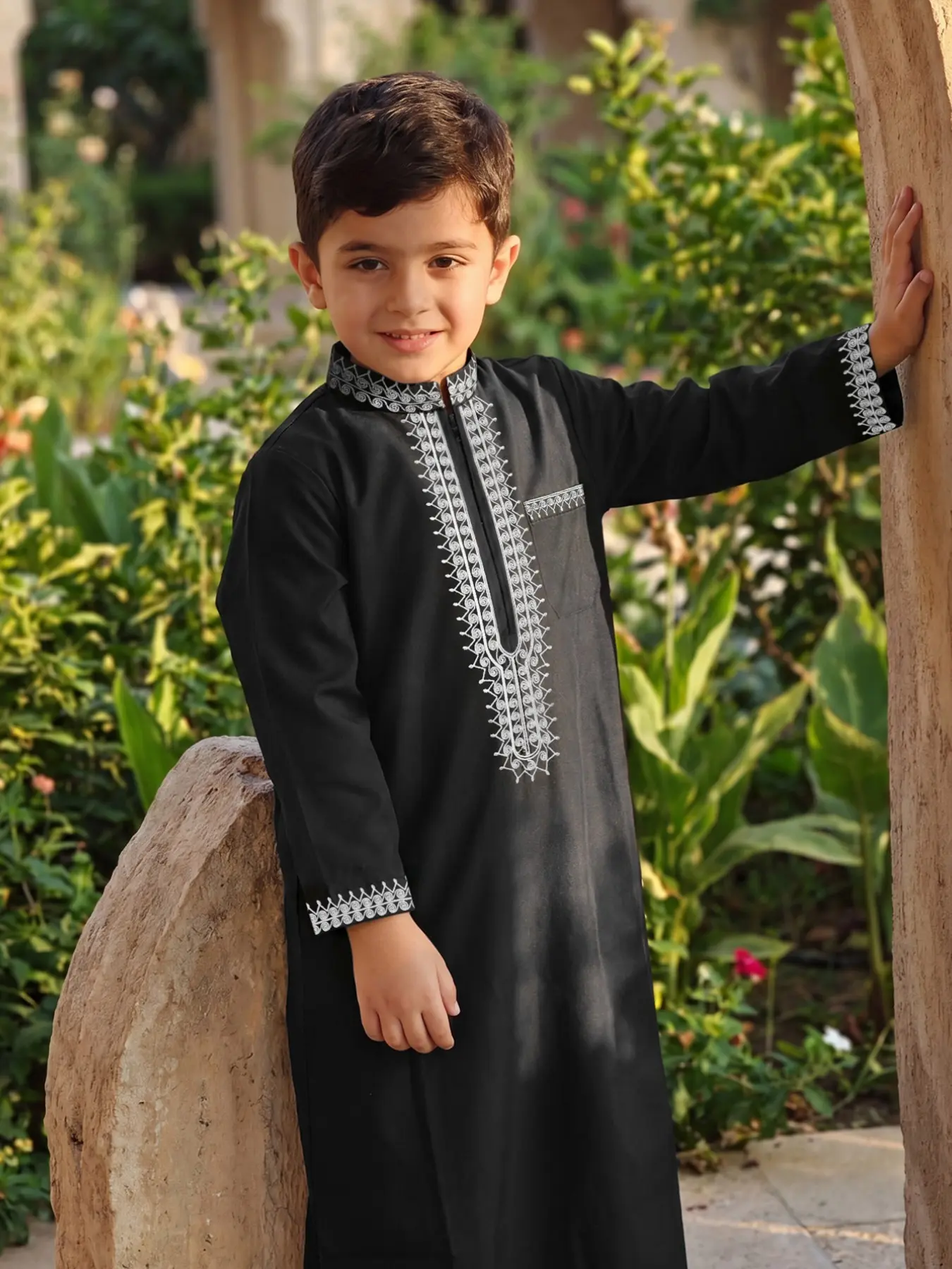 Muslim Boy High-End Embroidered Thobe, Stand Collar Zipper Side Hidden Pockets Long Sleeve Robe, Suitable for Boys Aged 8-12 Years