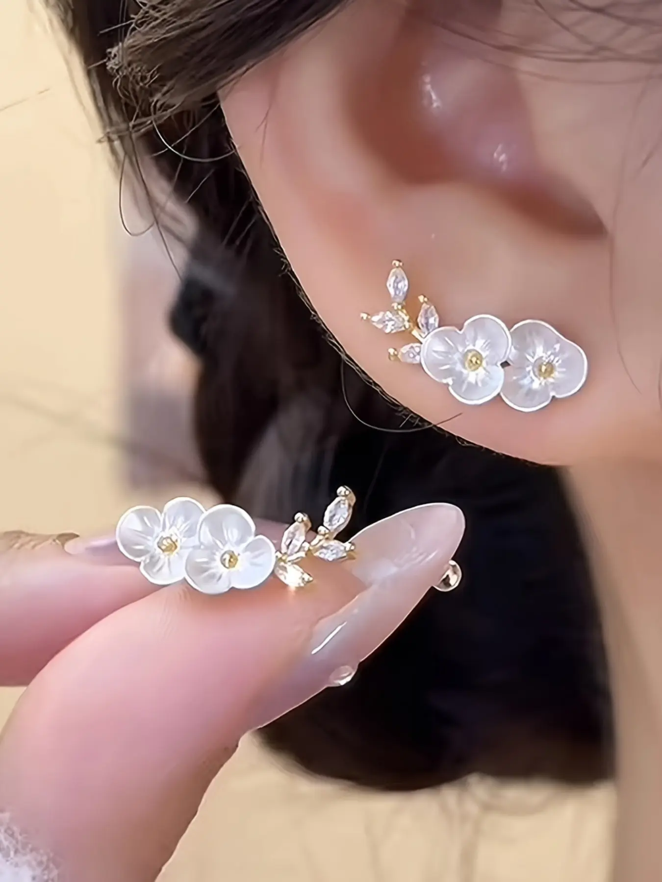 1 Pair of Elegant White Flower Zircon Leaf Earrings for Women Y2K Party Jewelry Gift