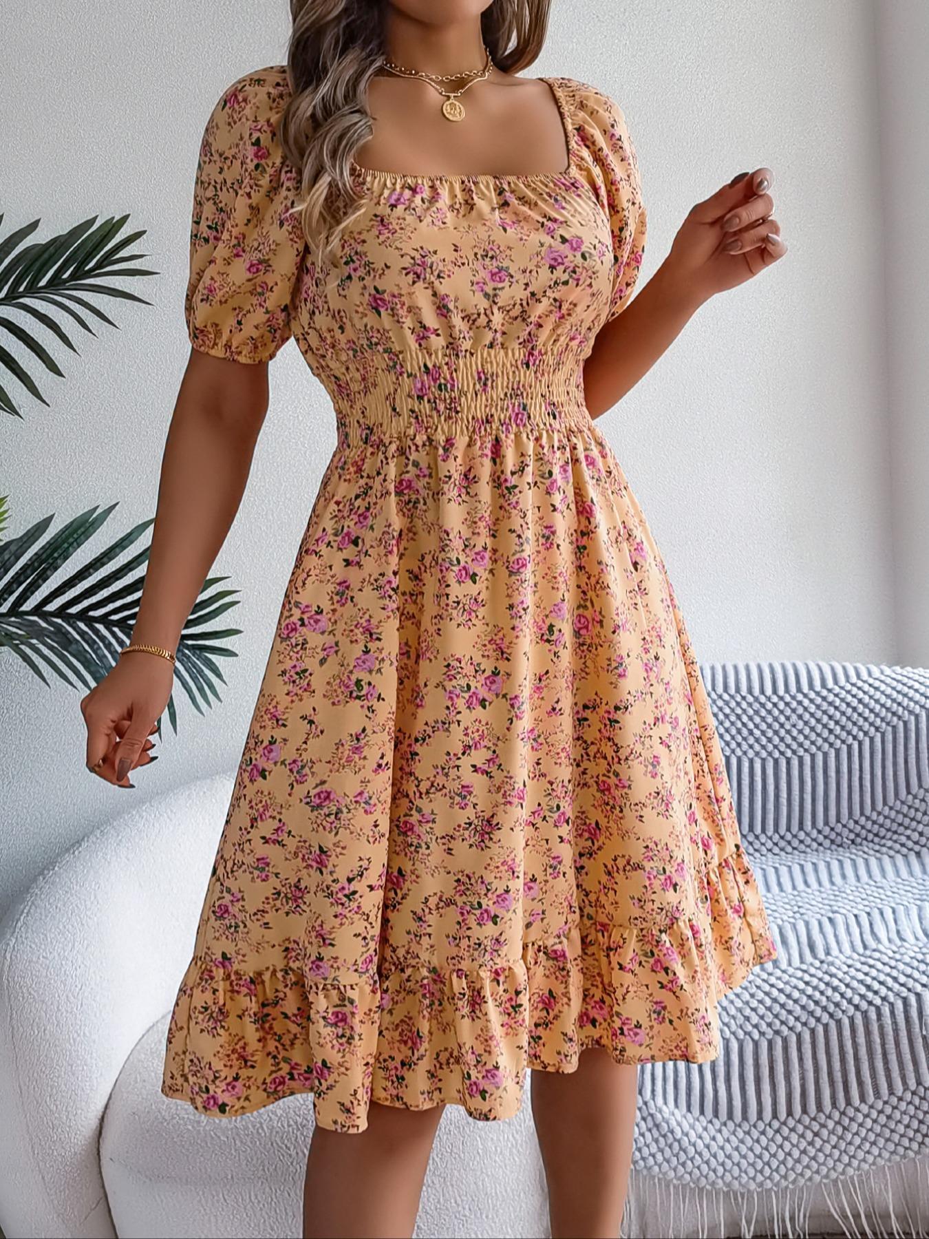Women's Ditsy Floral Print Ruffle Hem Shirred Dress, Boho Fashion Square Neck Short Sleeve Dress for Daily Holiday Vacation Wear, Ladies Dress for Summer, Bohemian Casual Dress