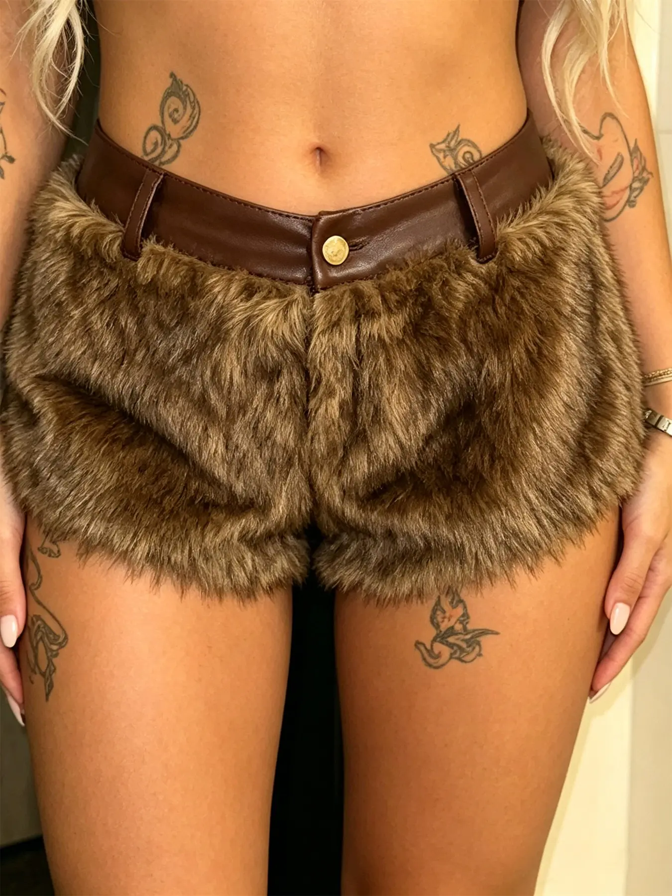 Millennial Y2K Faux Fur Shorts, Fitted Fashion Shorts, European and American Fashion Women's Party Dance Shorts, Autumn Winter Slim-Fitting Shorts