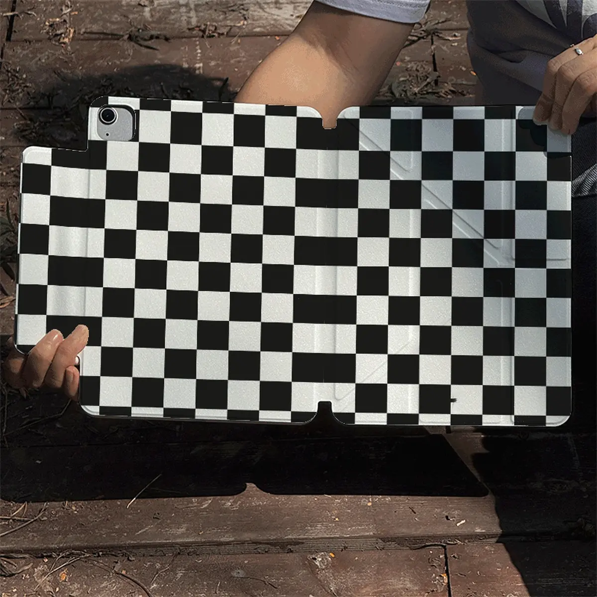 Black and white checkered pattern, 360-degree rotating magnetic detachable iPad protective case, with pen slot, built-in strong magnetic ring, compatible with iPad 11th  A16, iPad Air 7/8, iPad Pro 11/ 13inch , iPad 10/9/8/7 , Mini 7/6