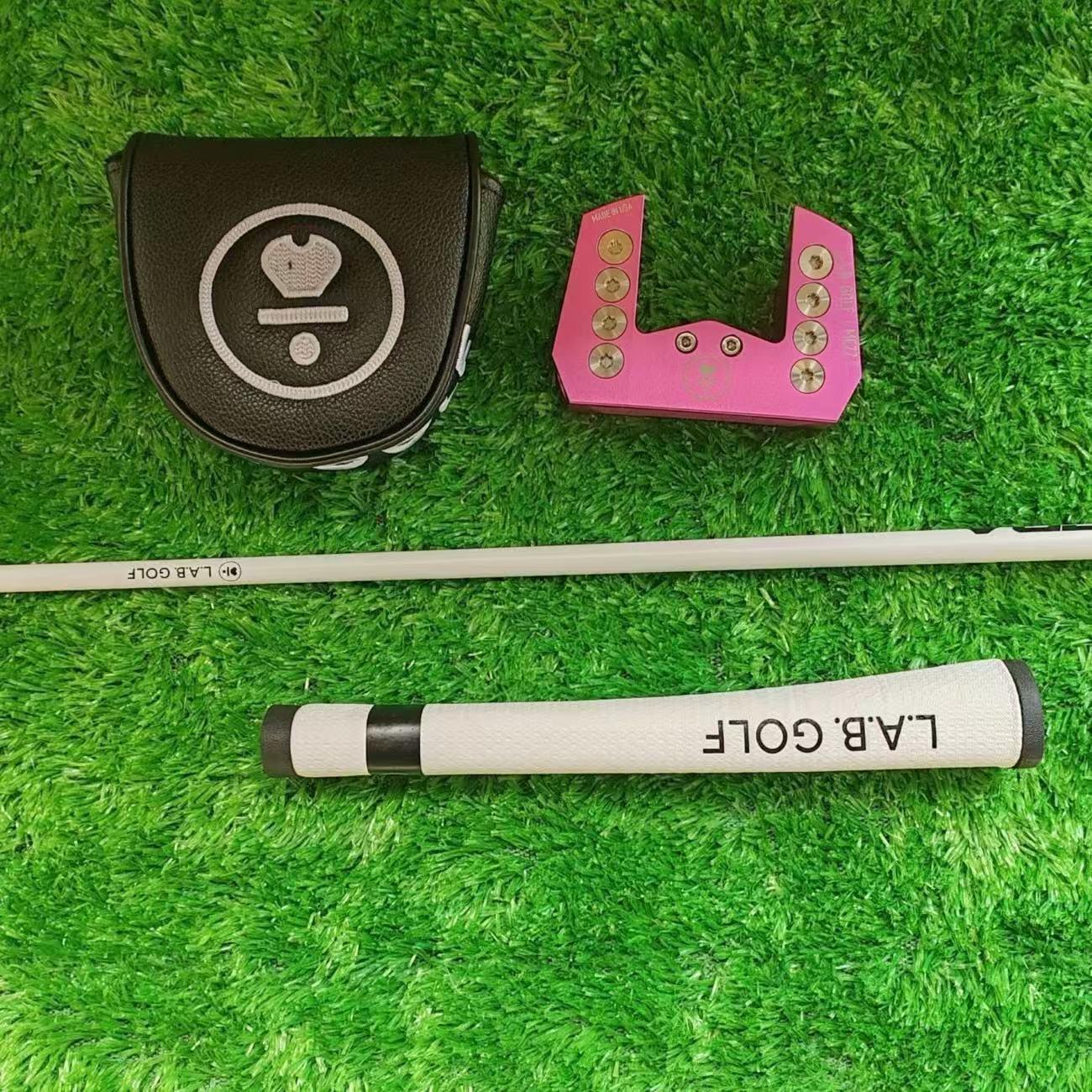 20262026 L.A.B..Golf MEZZ.1 Putter RH uses Auto-Balance Tech for a square impact and tour consistency, and includes a black head cover.