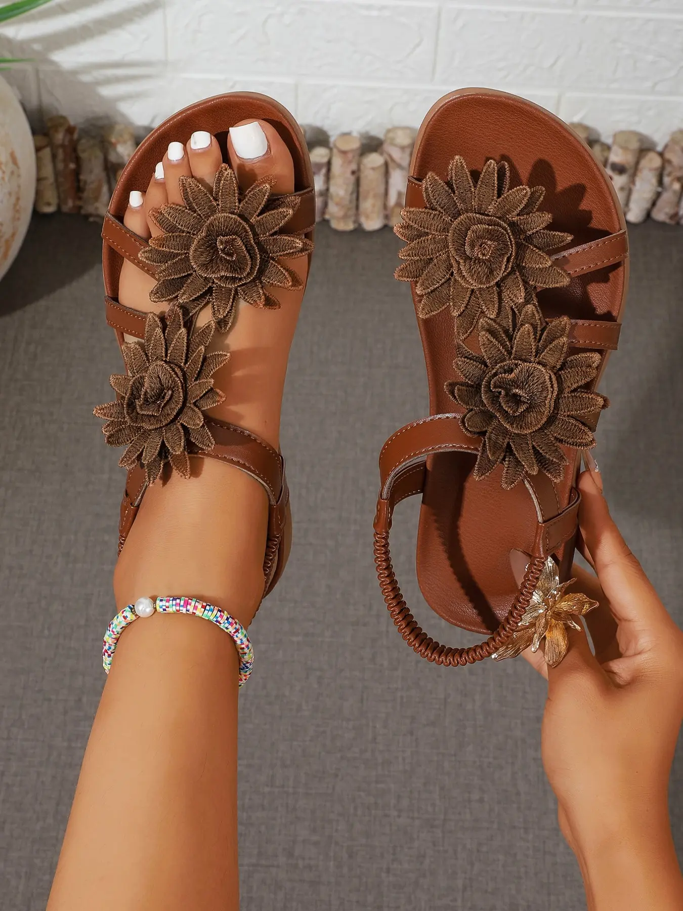 Women's Cross Strap Roman Shoes, Wide Comfortable, Open Toe Elastic Back Strap, Floral Decoration, Summer Casual Sandals for Wide Feet
