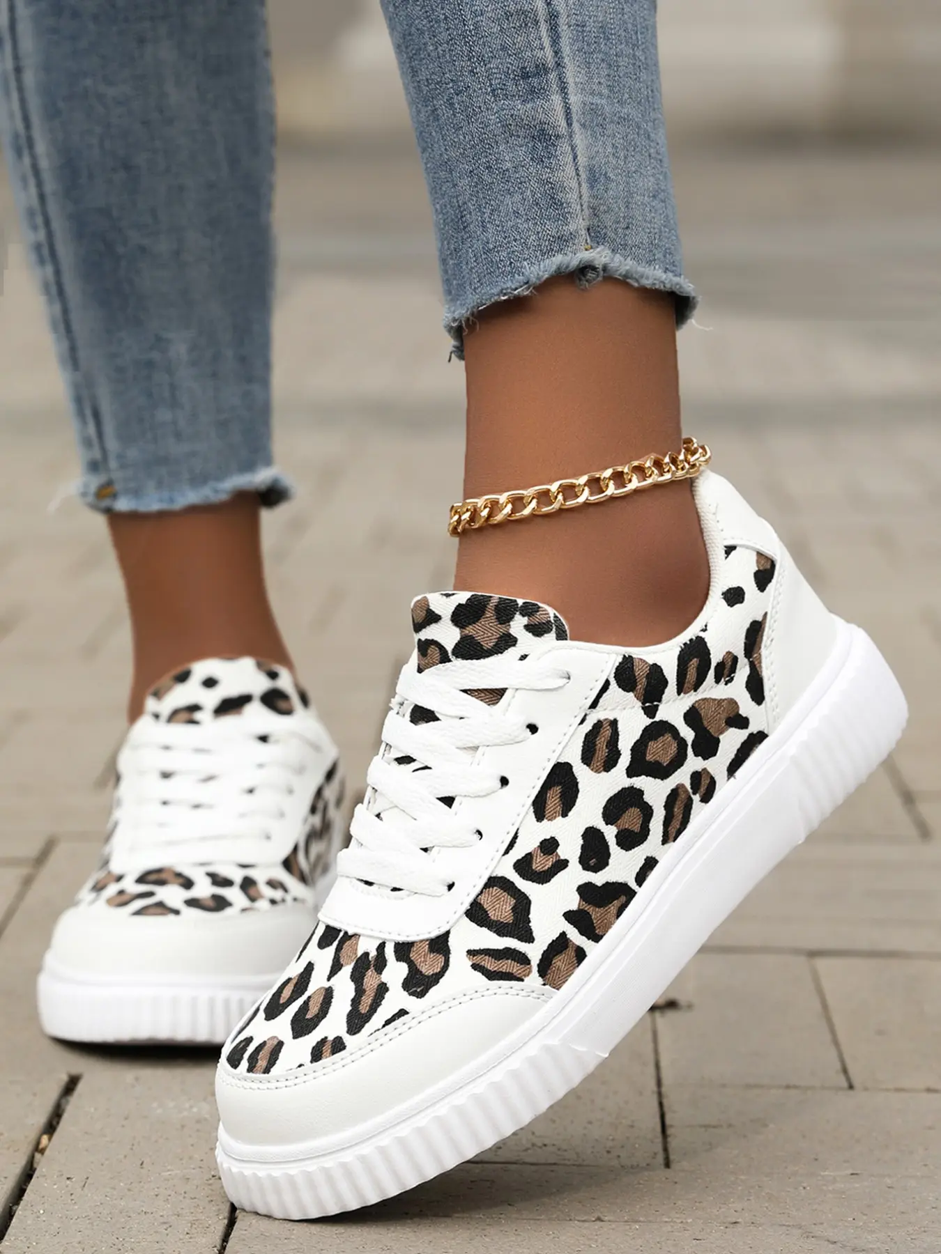 Trendy Leopard Print Thick Sole Casual Sneakers for Women, Color Block Height-Boosting Lace-Up Shoes, Street Style Versatile Commuter Footwear