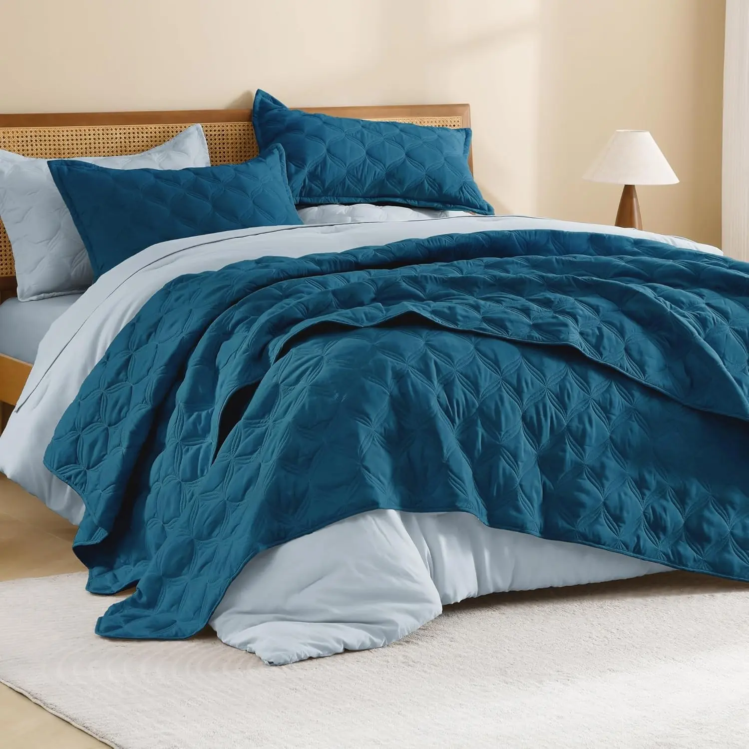 King Size Quilt Bedding Set - Teal Lightweight Comforter Bedspreads & Coverlets Turquoise - Bedding Cover Bed Decor All Season - 3 Pieces (1 Quilt, 2 Pillowcases)