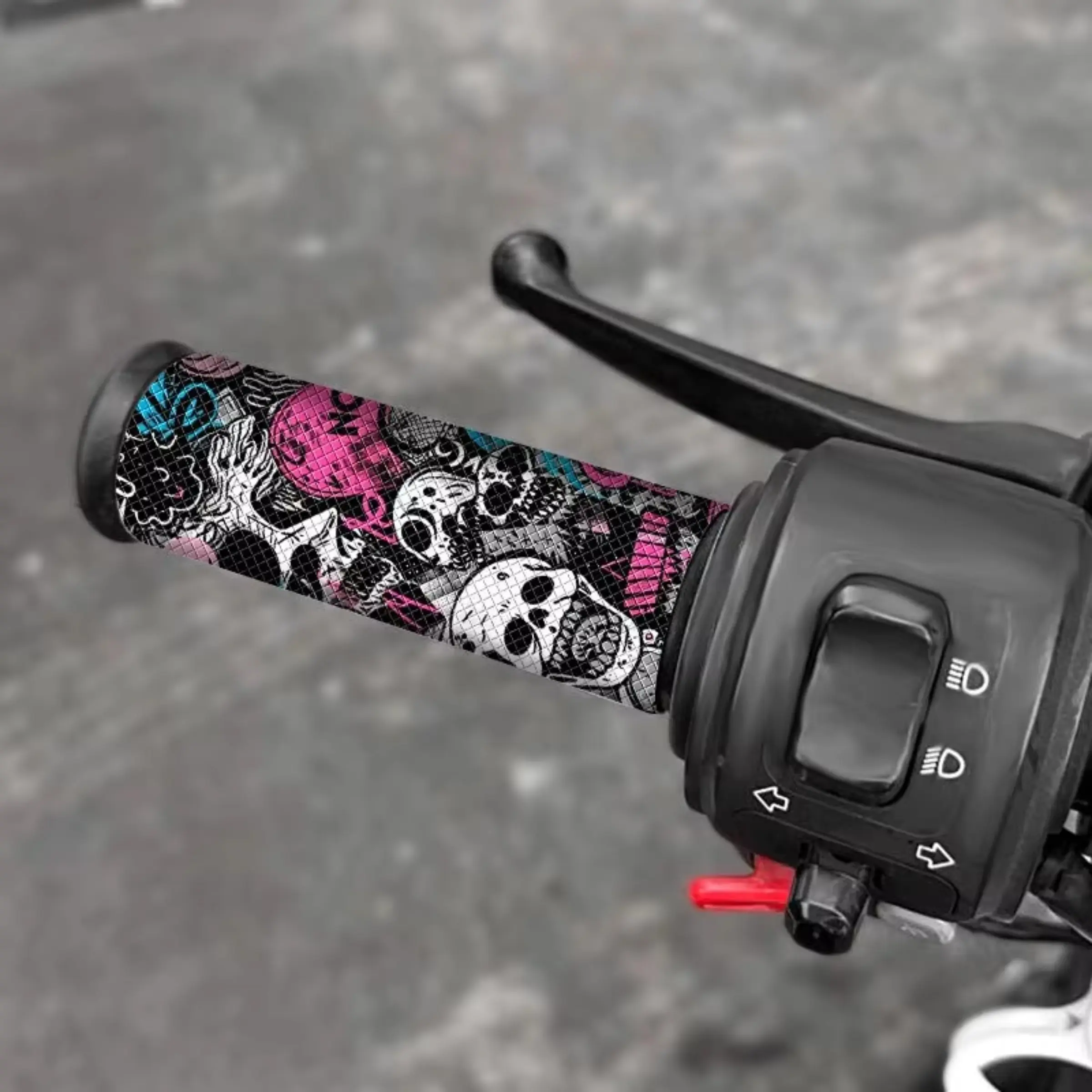Graffiti skull motorcycle handlebar set sticker, gothic dark style, suitable for bicycle and scooter handlebars, waterproof and non-slip personalized decoration