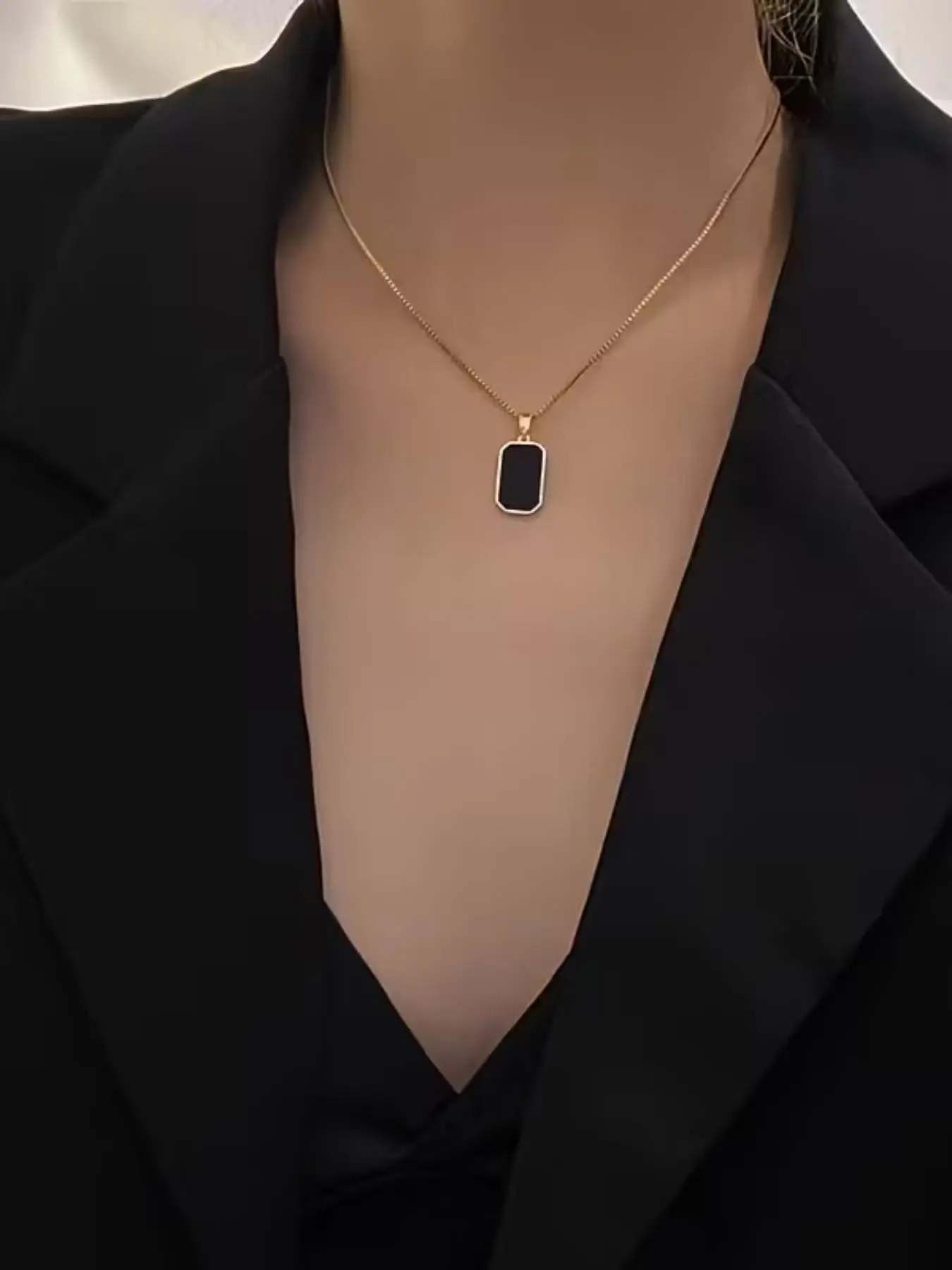 Elegant Stainless Steel Rectangular Pendant Necklace, Perfect for Women's Daily and Vacation Accessories, Ideal Valentine's Day Gift