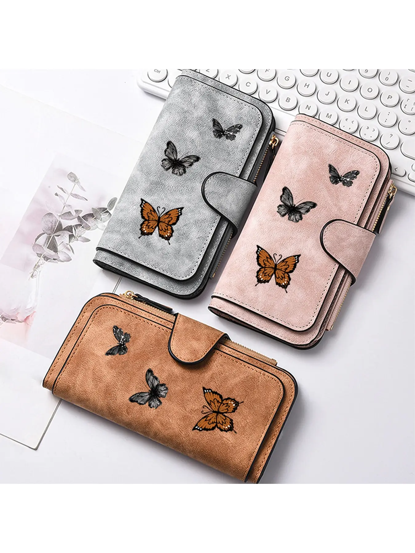 Fashionable and trendy women's wallet with retro style butterfly pattern decoration, a unique women's long wallet suitable for various scenarios, is an excellent birthday gift/Halloween gift/Christmas gift