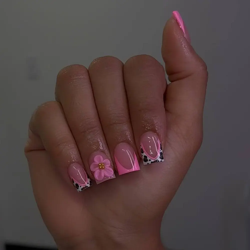 24pcs Short Square Nails, Nude Jelly Base, French Edge, Cow Print, 3D Flower Gold Center, Y2K Sweet Cool Party Nail Art, Nail Art Design, Diy Nails