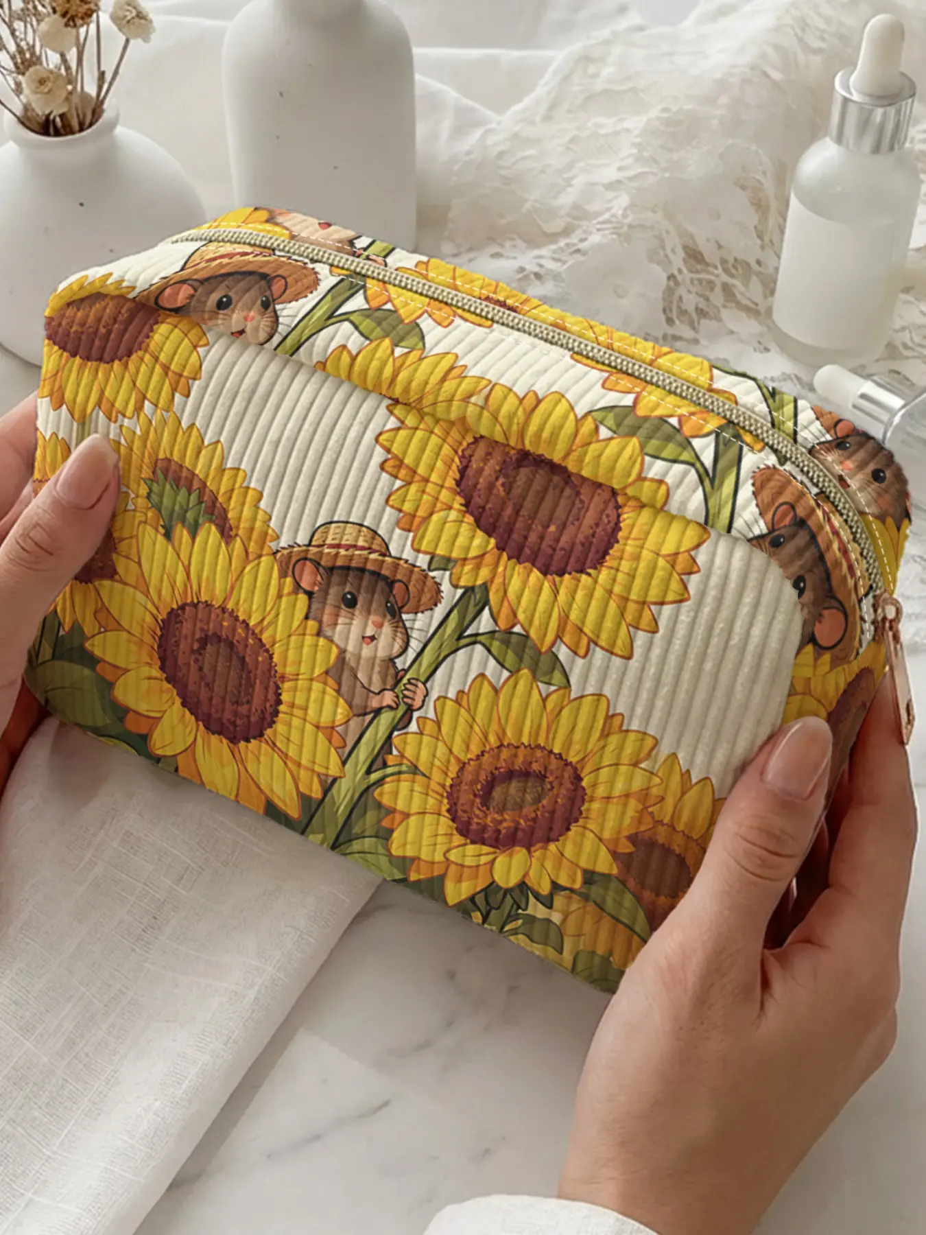 Cute Mouse Sunflower Pattern 2D Print Makeup Bag, Large Capacity, All Seasons, Versatile for Daily Skincare and Cosmetics, Perfect for Travel