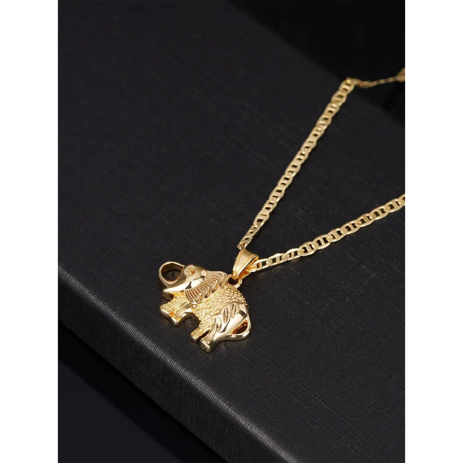 Women's Elephant Design Pendant Necklace - Fashion Clothes Accessory, Ideal for Party & Daily Wear, Thoughtful Gift for Women, Teen Girls, Gifts For Women, Womens Gifts