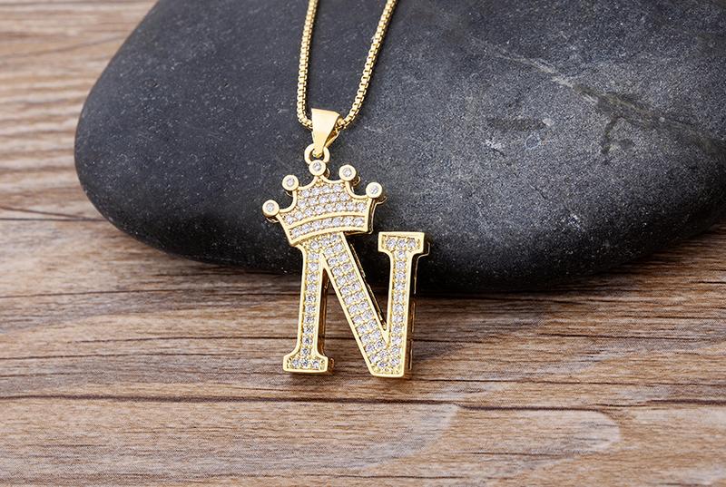 Aesthetic Luxury Copper Zircon A-Z Crown Alphabet Pendant Chain Necklace Hip-Hop Style Fashion Woman Man Initial Name Jewelry Gift for Girl Women Couple