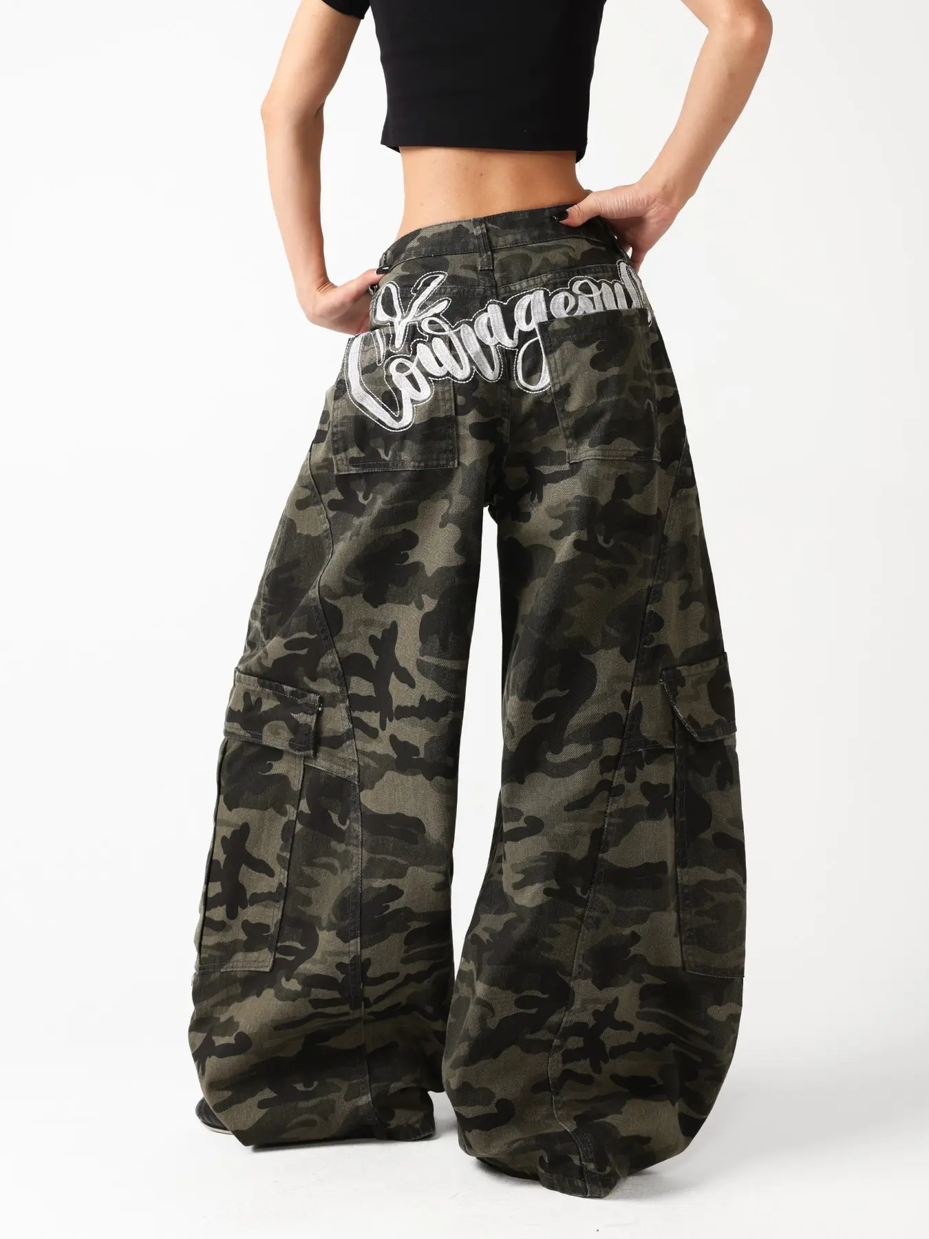 Vintage Camouflage Letter Embroidered Multi-Pocket Work Pants, Loose-Fit High-Waisted Street Style Jeans, All Seasons Fashion
