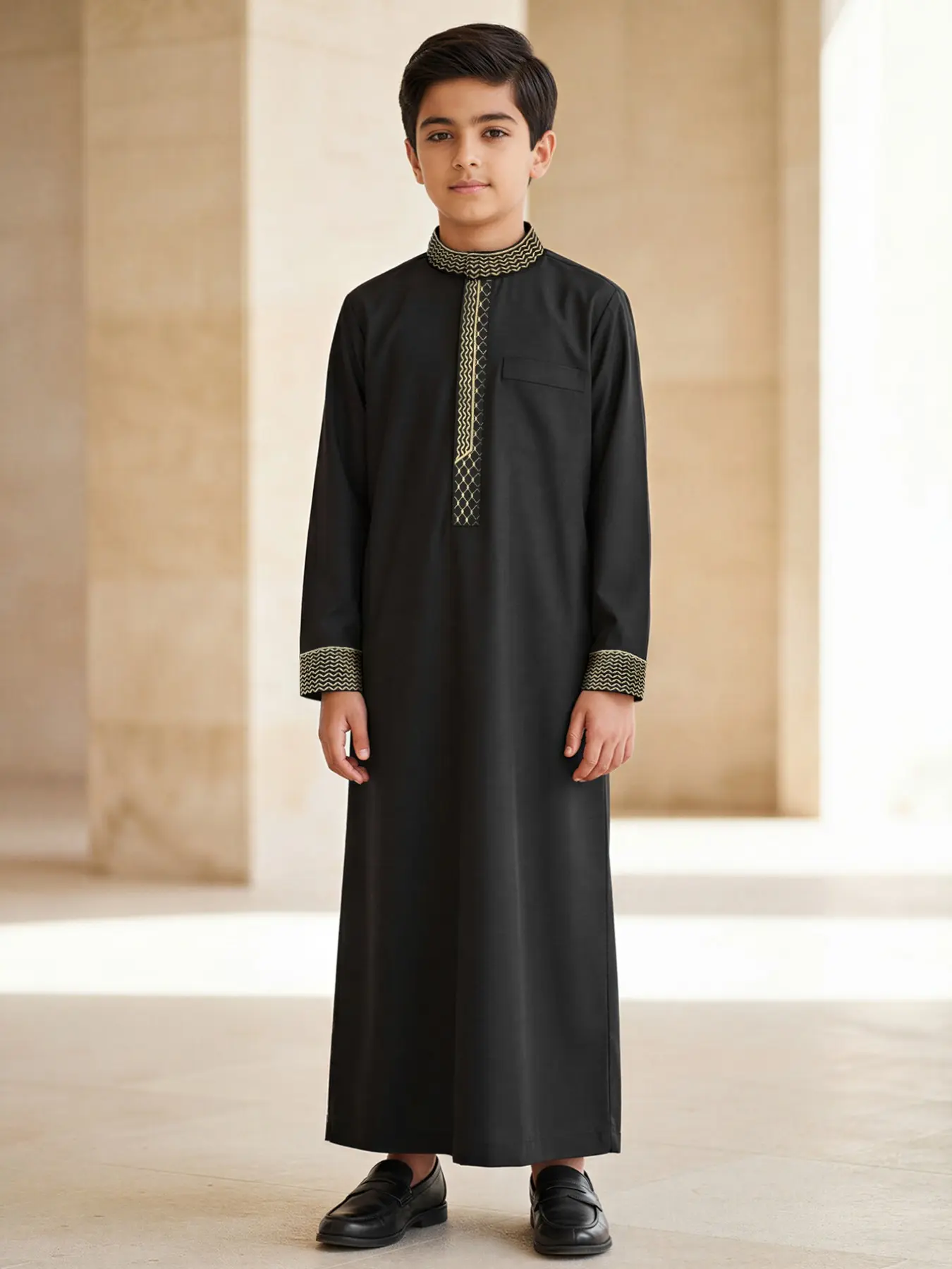 Muslim high-end embroidered boys' robe, black with gold embroidered stand-up collar, metal hidden button shirt-sleeve robe, with invisible side pockets, suitable for boys aged 8-12