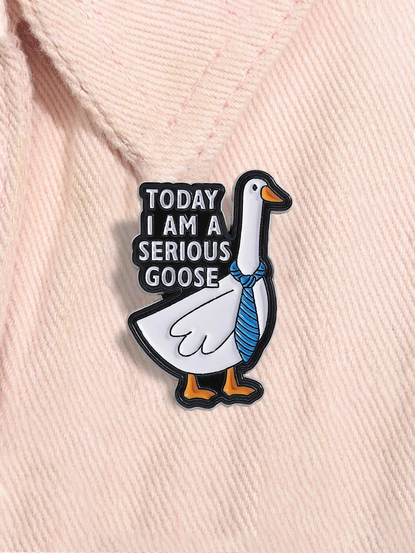 Cute Serious Goose Enamel Pin, Cartoon Goose Brooch, Alloy Jewelry for Bags & Shirts, Funny Animal Accessory, Lapel Pin