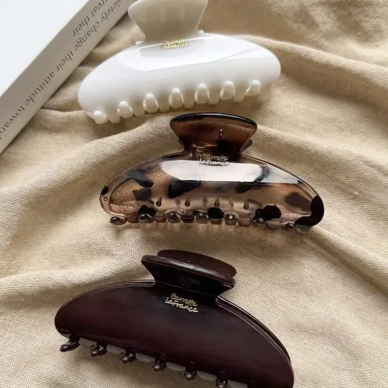 3-Piece Women's Large Hair Claw Clip Set, Lightweight Plastic Clip, Minimalist Accessories for Daily Wear, Beach Trips & Parties