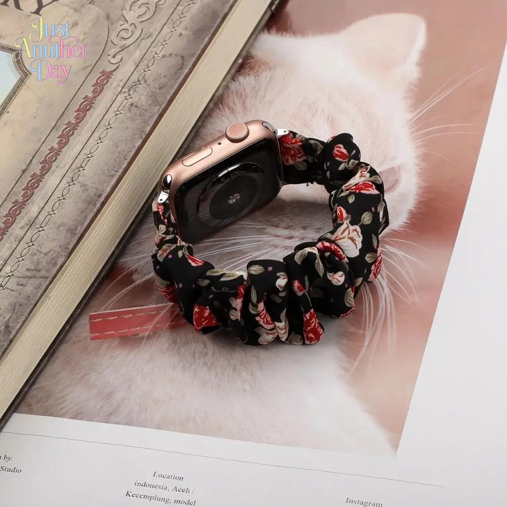 Cute Printed Scrunchie Watch Band – Elastic Replacement Strap for Apple Watch, Fits 38–49mm