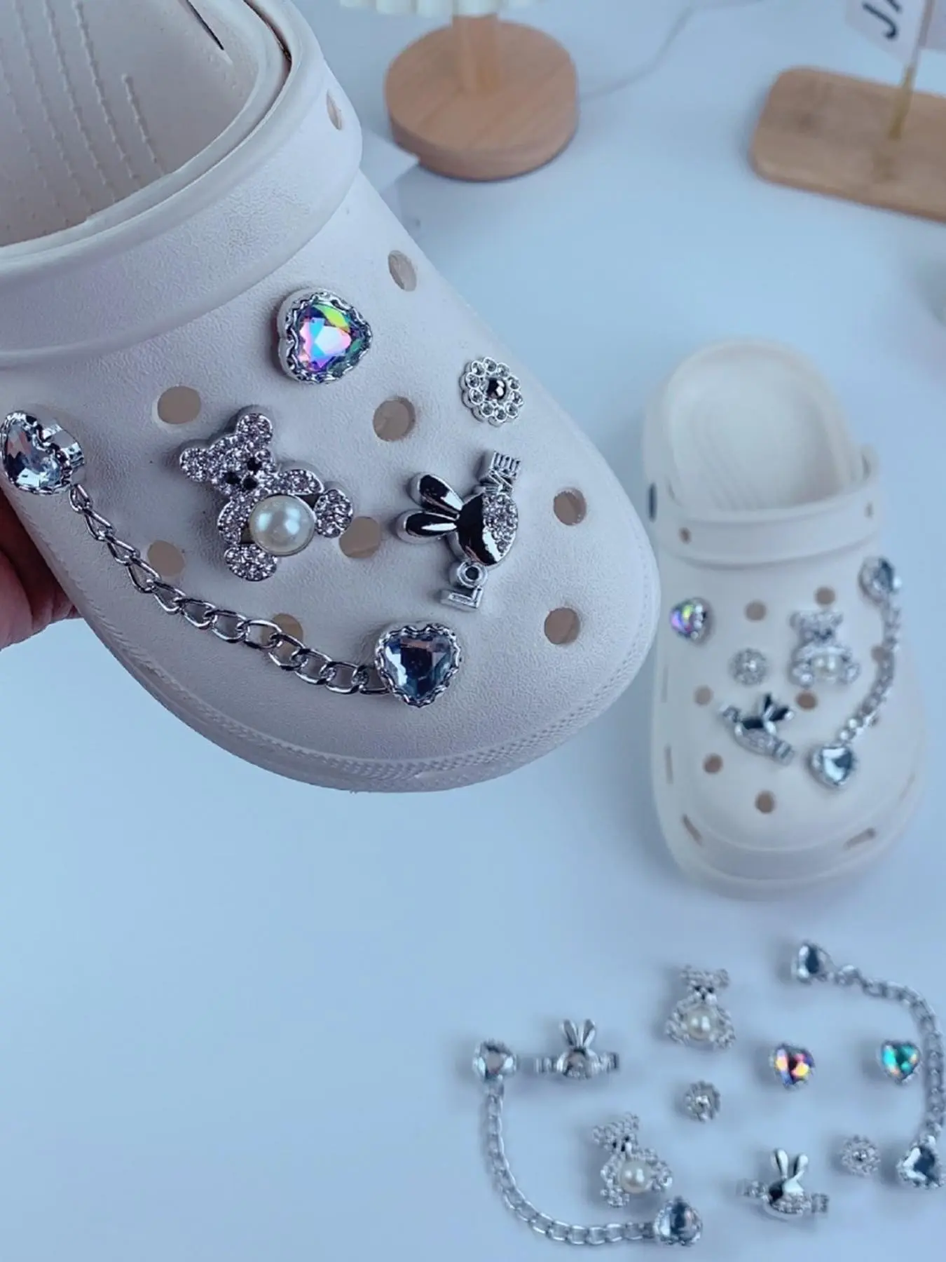 10 Pcs Cartoon Holey Shoe Accessories, Heart DIY Theme, Cute Shoe Buckles and Flower Decorations, Animal Pattern, All Seasons, Shoe Decoration Charms